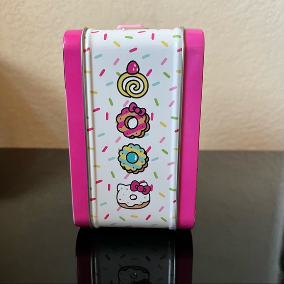 Hello Kitty Cafe Lunch Box - Picture 3 of 5